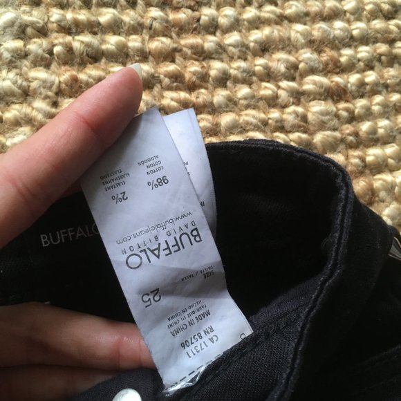 BUFFALO short jeans - Picture 3 of 4